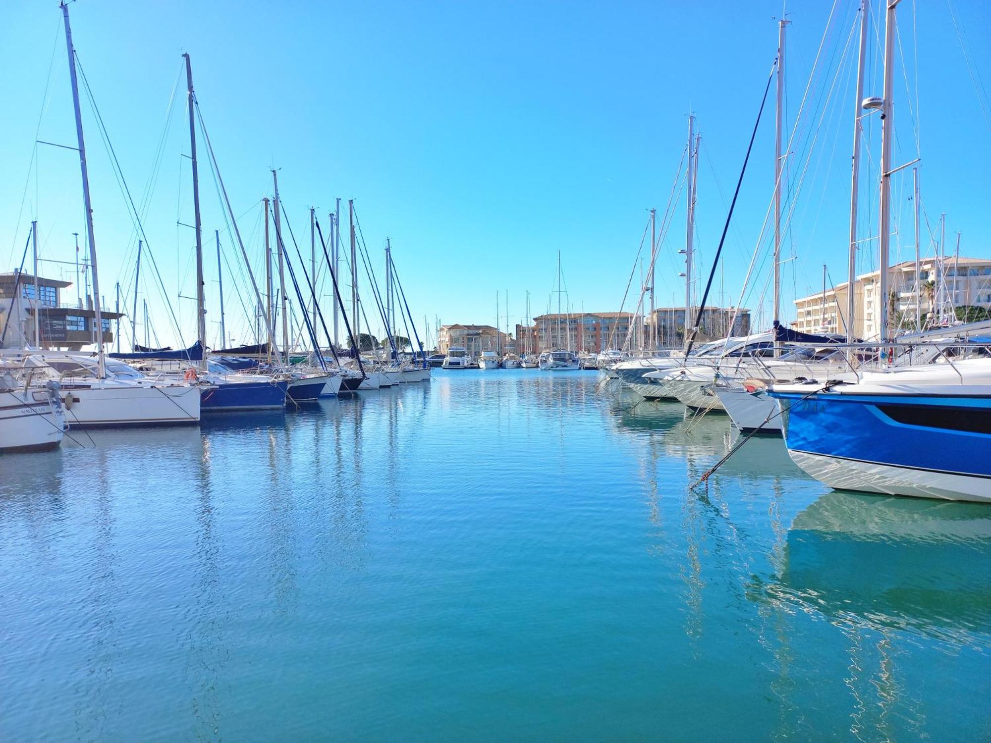 Appartement T2 Port - Wifi Clim Fréjus